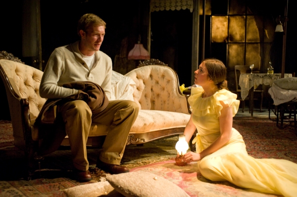 Photo Flash: First Look at THE GLASS MENAGERIE and More in Steppenwolf's NEXT UP 2012 Image