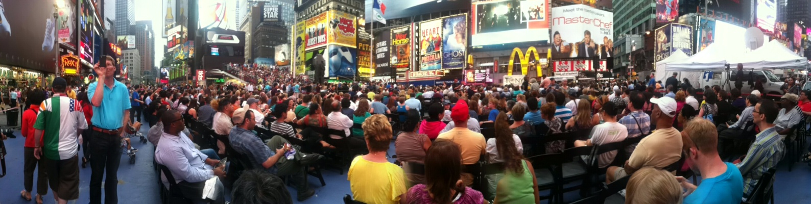Photo Coverage: On the Scene with Tony Fans in Times Square! Image