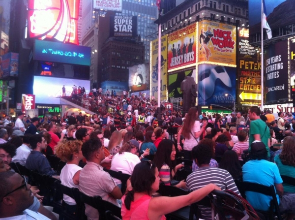 Photo Coverage: On the Scene with Tony Fans in Times Square! Image