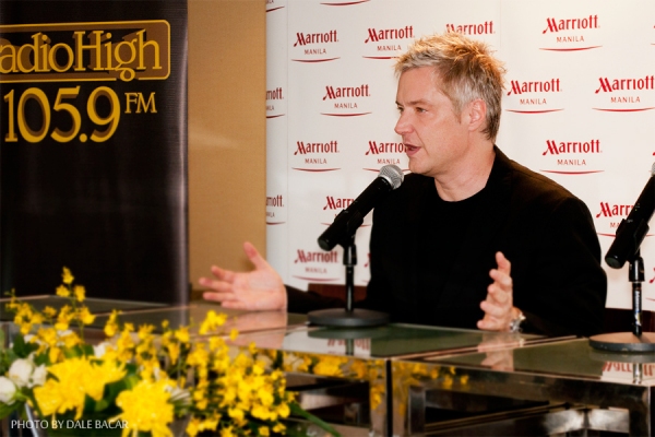 Photo Coverage: Chris Botti Arrives in Manila for a Concert, 6/19 Image