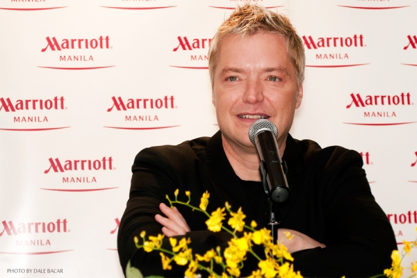 Photo Coverage: Chris Botti Arrives in Manila for a Concert, 6/19 Image