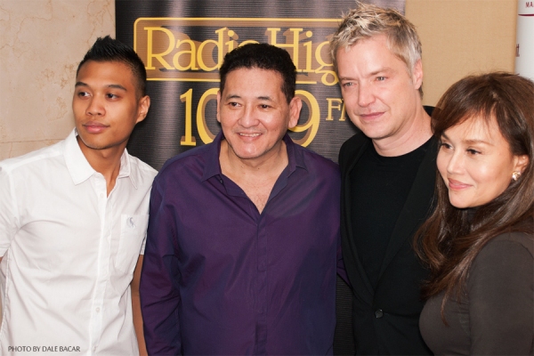 Photo Coverage: Chris Botti Arrives in Manila for a Concert, 6/19 Image