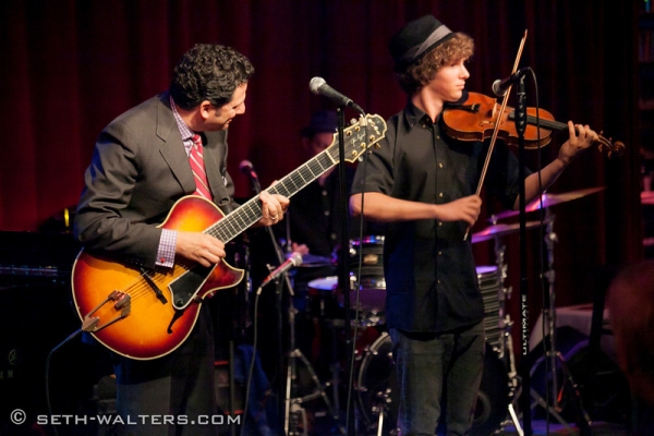 Photo Flash: Jeremy Kushnier Brings Solo Show to Birdland! Image