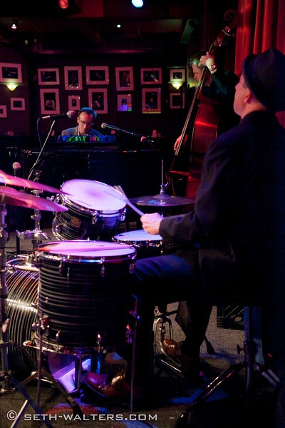 Photo Flash: Jeremy Kushnier Brings Solo Show to Birdland! Image