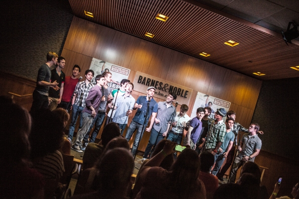 Photo Coverage: NEWSIES Cast Performs at Barnes & Noble  Image