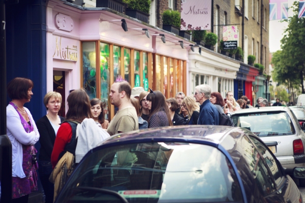 Photo Flash: Lauren Samuels, Daniel Boys and Laura Tisdall at THE IN-BETWEEN CD Signing  Image