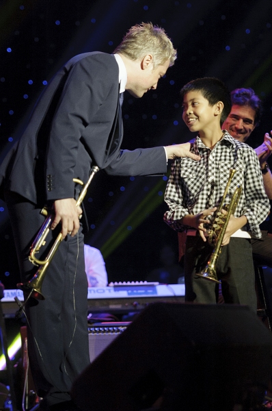 Photo Flash: Chris Botti Live in Concert Image