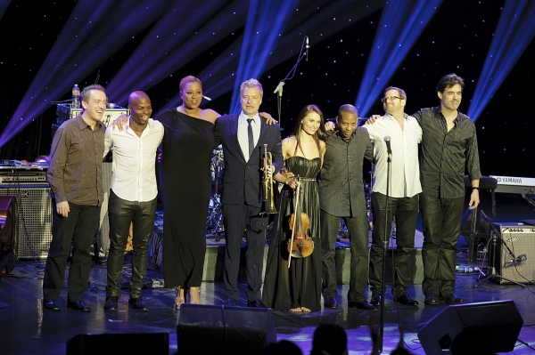 Photo Flash: Chris Botti Live in Concert Image