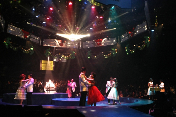 Photo Flash: Complete Look at Kirsten Scott, Brandon Albright, et al. in Music Circus' GREASE Image