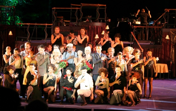 Photo Flash: Patti Murin, Justin Guarini and More in CHICAGO Opening Night at The Muny! Image