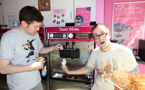 Exclusive Photo Coverage: POTTED POTTER Receives Tasti D-lite Flavor! Exclusive Photo Coverage: POTTED POTTER Receives Tasti D-lite Flavor! Image