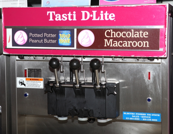 Exclusive Photo Coverage: POTTED POTTER Receives Tasti D-lite Flavor!  Image