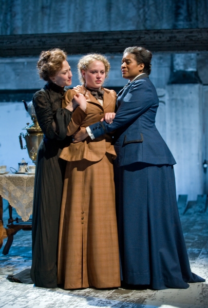 Photo Flash:  First Look at Carrie Coon, Ora Jones, et al. in THREE SISTERS at the Steppenwolf Image