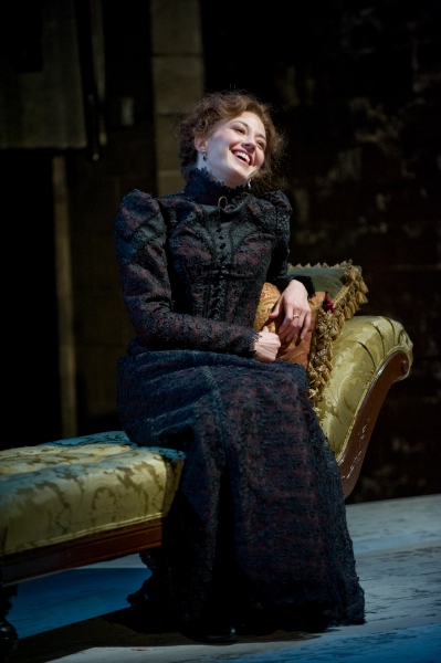 Photo Flash:  First Look at Carrie Coon, Ora Jones, et al. in THREE SISTERS at the Steppenwolf Image