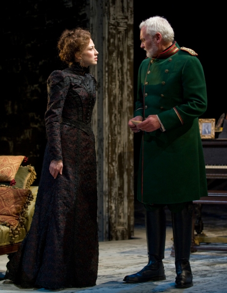 Photo Flash:  First Look at Carrie Coon, Ora Jones, et al. in THREE SISTERS at the Steppenwolf Image