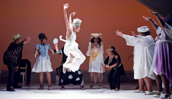  	  (Center) Yusha-Marie Sorzano (Ensemble) dances Photo