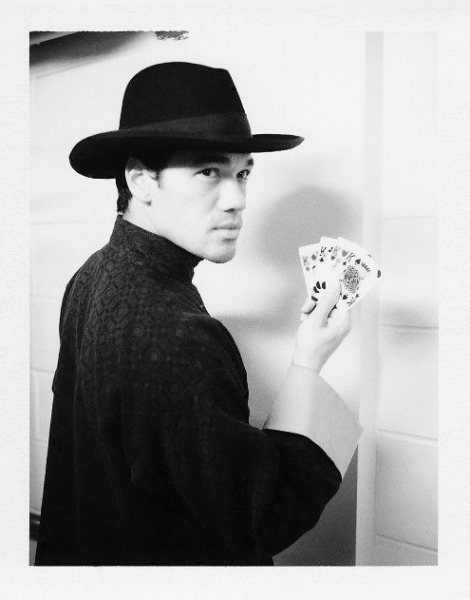 Photo Flash: Robert Petkoff Takes ANYTHING GOES Polaroid Cast Portraits Image