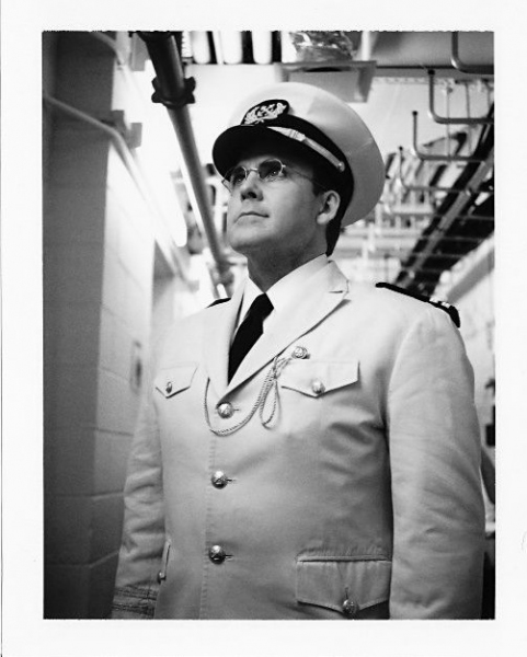 Photo Flash: Robert Petkoff Takes ANYTHING GOES Polaroid Cast Portraits Image