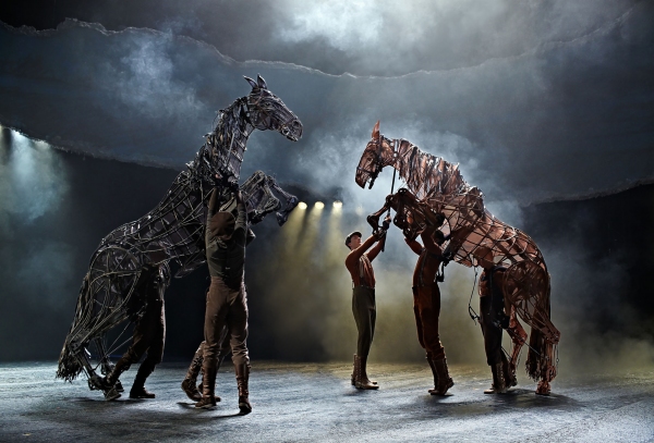 Photo Flash: First Look at New Cast of WAR HORSE at New London Theatre Image