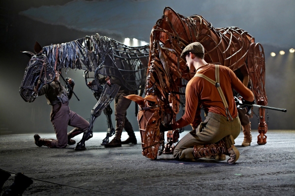 Photo Flash: First Look at New Cast of WAR HORSE at New London Theatre 