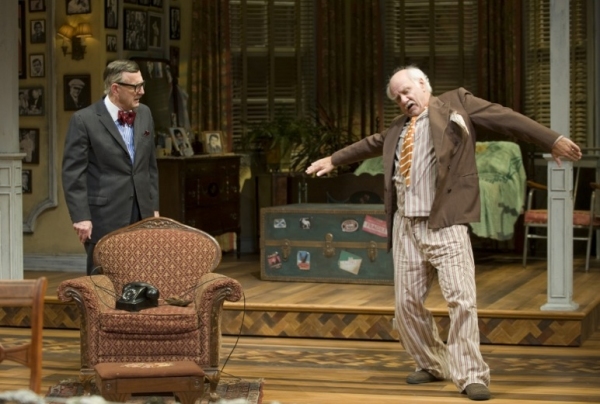 Photo Flash: First Look at Peter Michael Goetz and Raye Birk in Guthrie's THE SUNSHINE BOYS Image