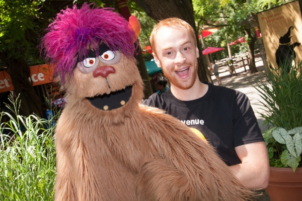 Photo Flash: AVENUE Q Visits AVENUE ZOO at the Bronx Zoo Image