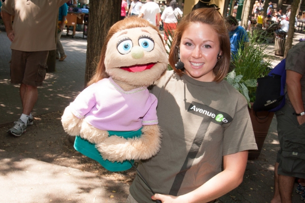 Photo Flash: AVENUE Q Visits AVENUE ZOO at the Bronx Zoo Image