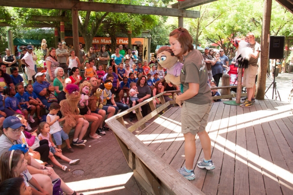 Photo Flash: AVENUE Q Visits AVENUE ZOO at the Bronx Zoo Image