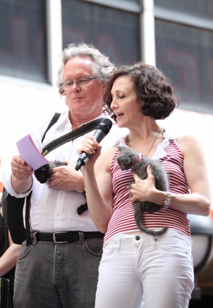 Photo Coverage: Bernadette Peters, Mary Tyler Moore, Megan Hilty, Anjelica Huston & More Onstage at Broadway Barks 14!  Image