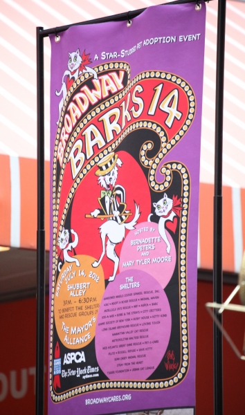 Photo Coverage: Bernadette Peters, Mary Tyler Moore, Megan Hilty, Anjelica Huston & More Onstage at Broadway Barks 14!  Image