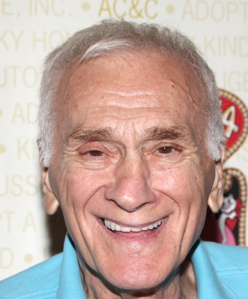 Photo Coverage: Bernadette Peters, Mary Tyler Moore & Broadway Stars Backstage at Broadway Barks 14! Photo Coverage: Bernadette Peters, Mary Tyler Moore & Broadway Stars Backstage at Broadway Barks 14! Image