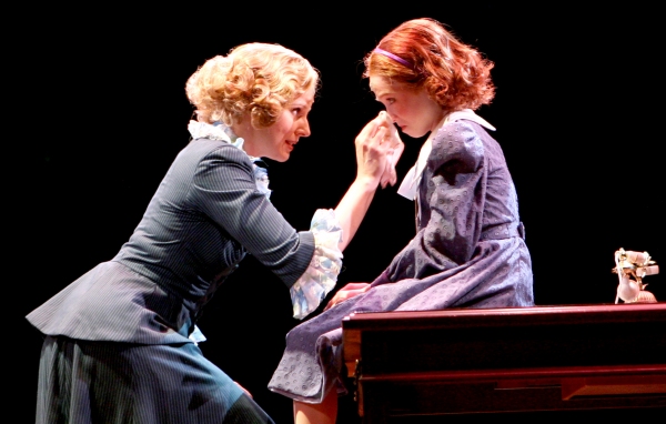 Photo Flash: First Look at Lauren Weintraub, Jacquelyn Piro Donovan and More in NSMT's ANNIE Image