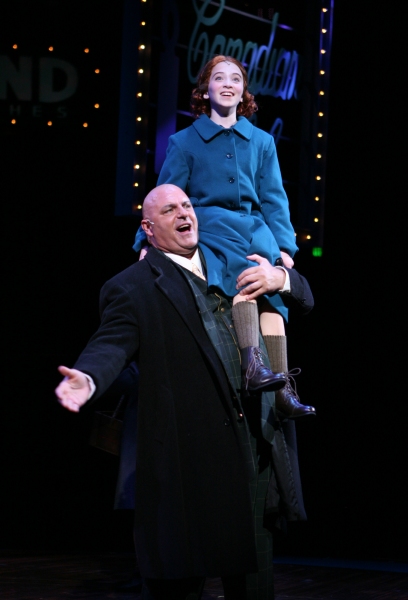 Photo Flash: First Look at Lauren Weintraub, Jacquelyn Piro Donovan and More in NSMT's ANNIE Image