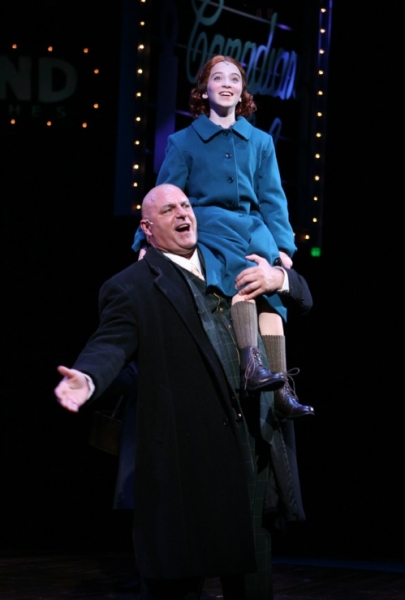 Raymond Jaramillo McLeod (Oliver "Daddy" Warbucks) Lauren Weintraub (Annie) Photo