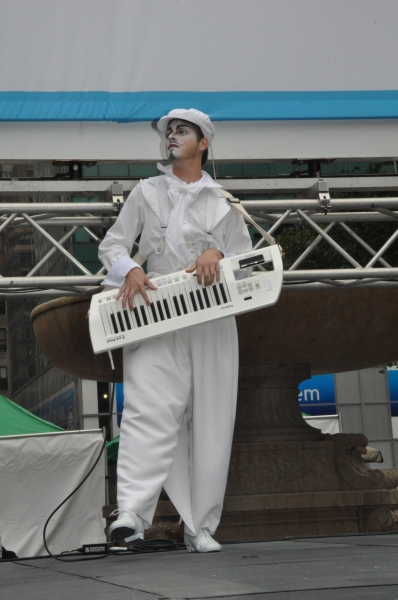 Photo Coverage: WICKED, GHOST, MEMPHIS, and More Perform at Broadway in Bryant Park! Image
