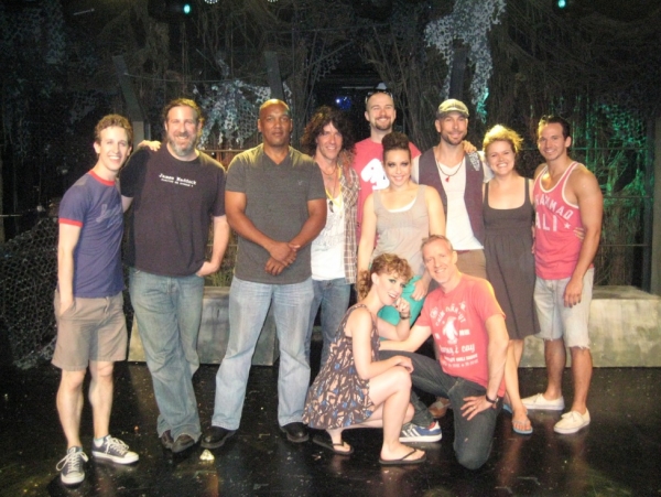 Lindsay Nicole Chambers and Chris Barron (front) with The Spin Doctors and the Cast o Photo