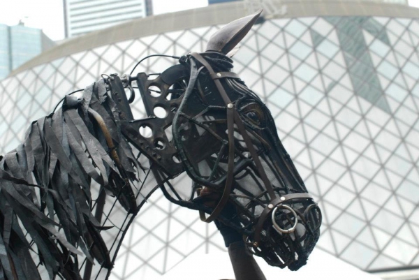 Photo Flash: WAR HORSE's Joey and Topthorn Hit the Streets of Toronto Image