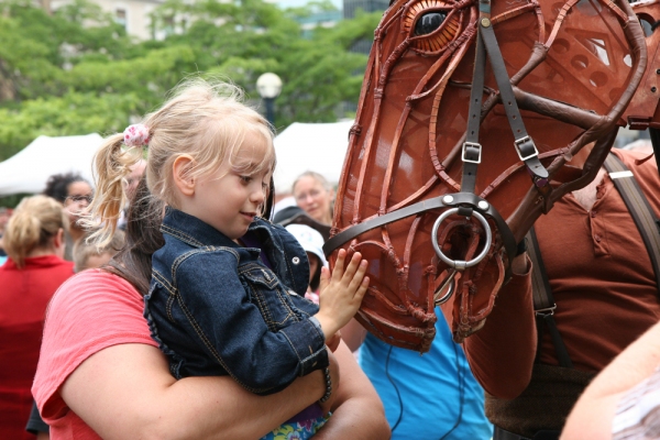 Photo Flash: WAR HORSE's Joey and Topthorn Hit the Streets of Toronto Image