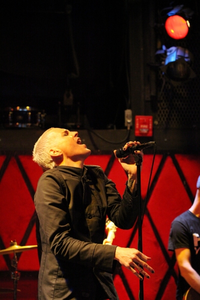 Exclusive Photo Coverage: Tony Vincent Brings Solo Concert to Rockwood Music Hall! Image