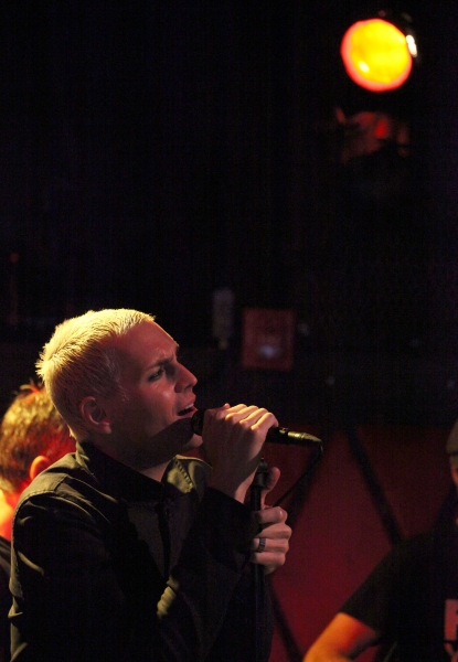 Exclusive Photo Coverage: Tony Vincent Brings Solo Concert to Rockwood Music Hall! Image