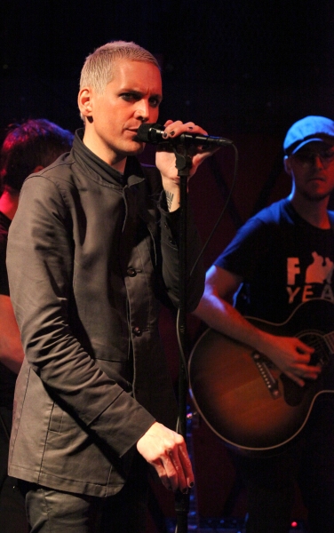 Exclusive Photo Coverage: Tony Vincent Brings Solo Concert to Rockwood Music Hall! Image