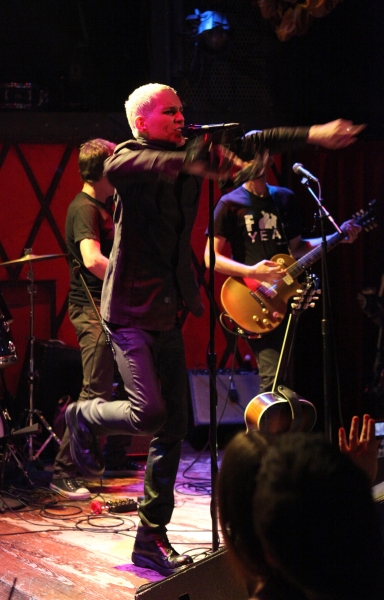 Exclusive Photo Coverage: Tony Vincent Brings Solo Concert to Rockwood Music Hall! 