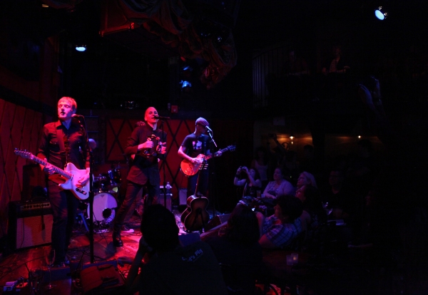 Exclusive Photo Coverage: Tony Vincent Brings Solo Concert to Rockwood Music Hall! Image
